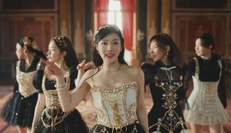 Red Velvet pays fun homage to the classics in MV for 'Feel My.